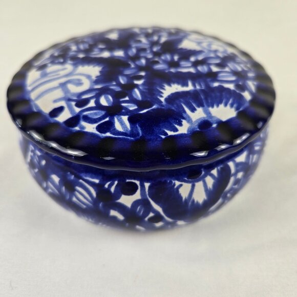 Blue White Trinket Box w/Lid Signed Castillo Hand Made in Mexico Glazed Pottery - Picture 2 of 12